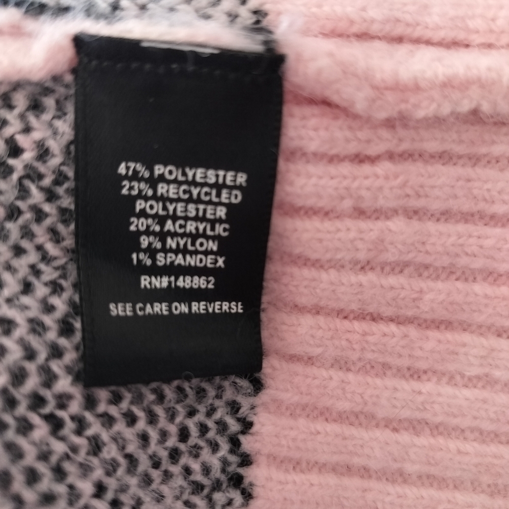 Torrid Women's Long Sleeve Pink  Sweater With Black Hearts Size 2x - Picture 8 of 9